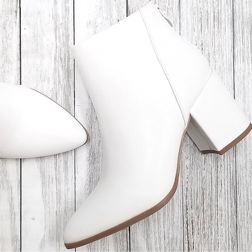 Adorable white boots